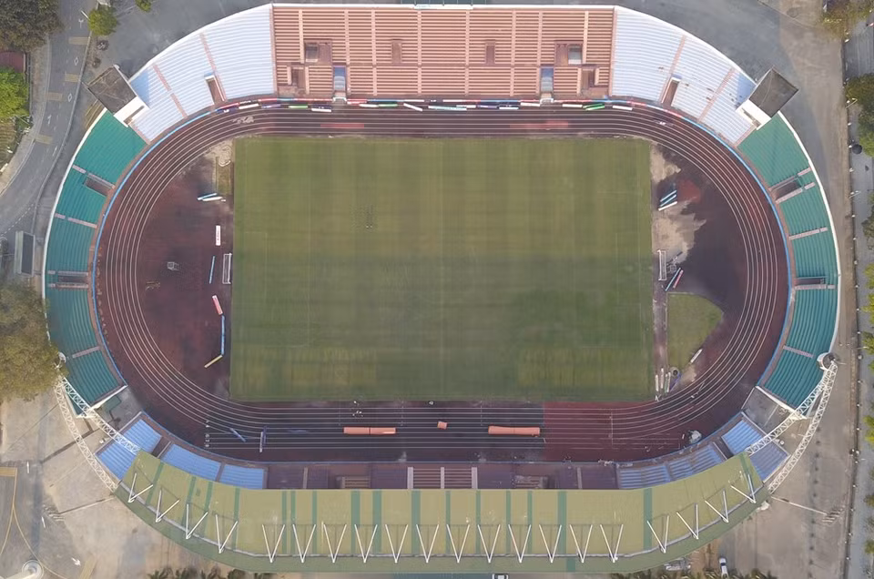 El alto compromiso deportivo hizo que la compañía de electricidad de la provincia norteña de Phu Tho invirtiera más de 373 mil dólares para mejorar el sistema eléctrico e implementar planes de respaldo con el fin de garantizar el suministro de energía para los partidos de fútbol masculino en los SEA Games 31. La ceremonia de inauguración de los XXXI Juegos Deportivos del Sudeste Asiático (SEA Games 31) tendrá lugar el 12 de mayo próximo en Hanoi, y promete mostrar al público nacional y amigos internacionales hermosas imágenes de la cultura y pueblo vietnamitas con el lema "Por un Sudeste Asiático más fuerte". En esta ocasión, la canción oficial de los SEA Games 31 titulada "Vamos a brillar" o "Let's shine" (en inglés) del músico Huy Tuan se interpretará en vivo. (Fuente:Vietnamplus)