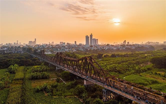 El puente Long Bien es un símbolo histórico de la capital Hanoi. (Fuente: VNA)