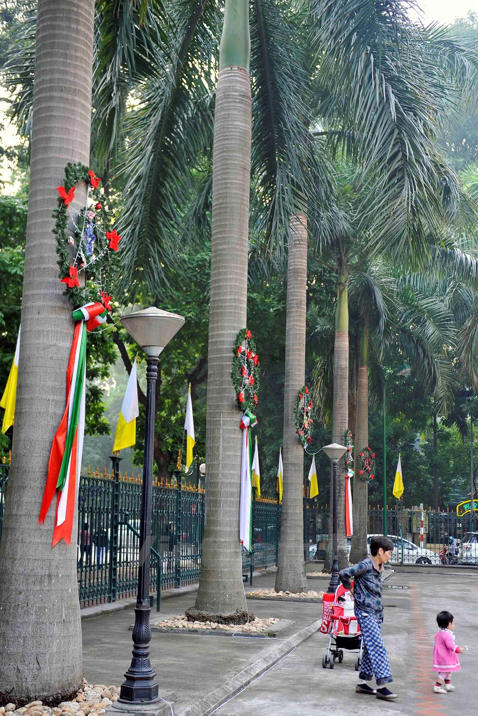 Fuera de la Iglesia Cua Bac (Fuente: VNA)
