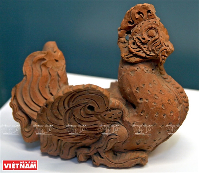 De la dinastía Ly, una estatua de terracota en el dúo del pato y la pata mandarinos, símbolo de la fidelidad matrimonial. (Fuente: VNA)