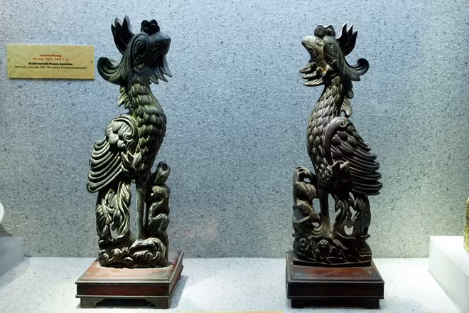 Una pareja de fénix de madera, siglo XVII – XVIII. (Fuente: vnexpress)
