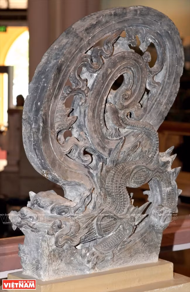 Un Si Vẫn de terracota datado del siglo XVII – XVIII. Según la leyenda, es un hijo del dragón pero tiene sólo la cabeza del dragón, y la cola de pez. (Fuente: VNA)