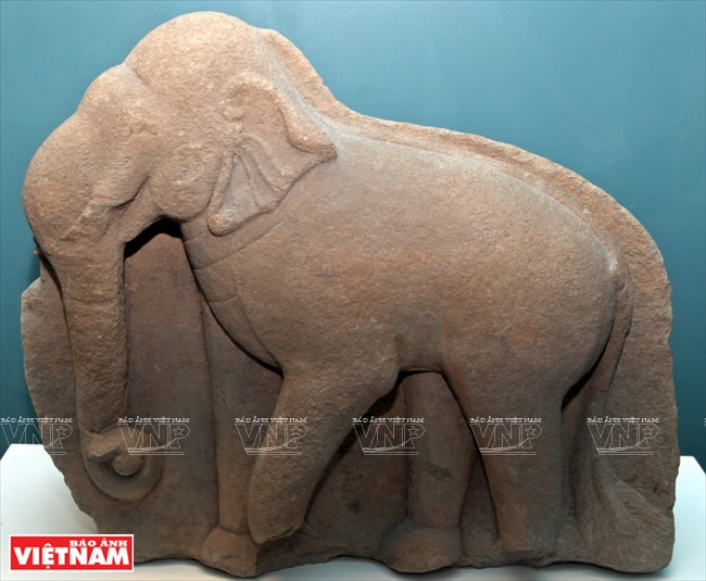 Elefante de piedra procedente de la cultura Champa, siglo X. (Fuente: VNA)