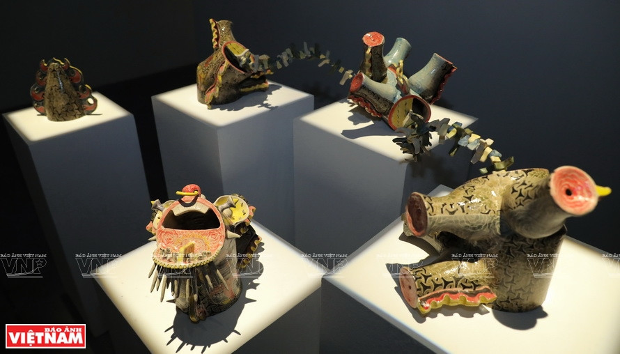 Obras exhibidas en el muestrario "Loong Koong" (Foto: VNA)