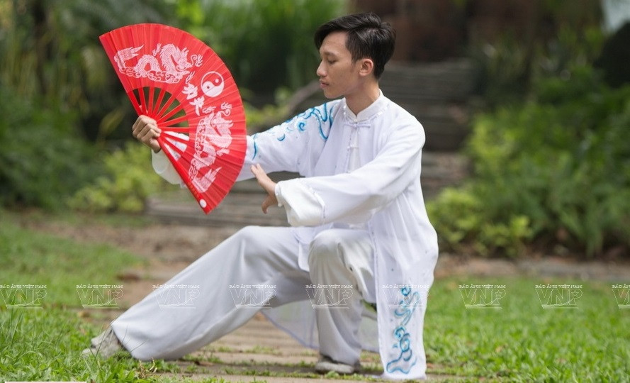 La lucha con abanicos también se inserta en las clases de Wushu (Foto: VNA)