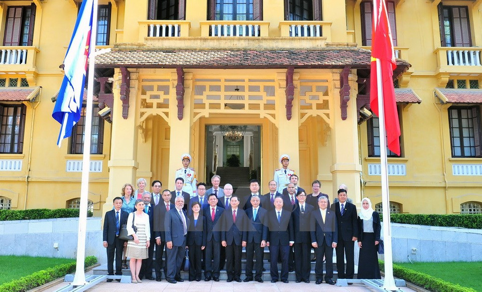 Delegados participantes en la ceremonia (Fuente: VNA)