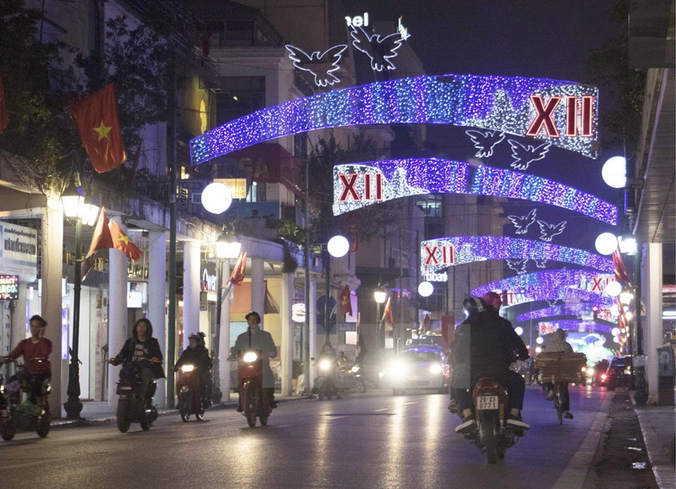 Calle Trang Tien, cerca del Lago Hoan Kiem (Fuente: VNA)