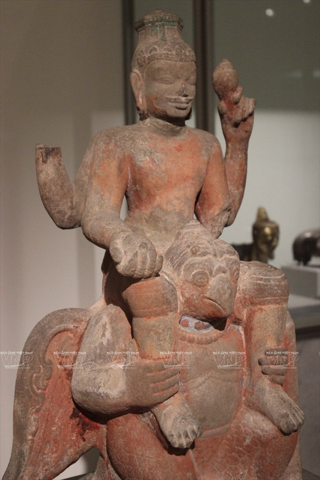 Una antigua estatua (Fuente: VNA)