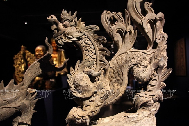 Escultura de dragón. Según las leyendas, el pueblo vietnamita es descendiente del Padre Dragón y la Madre Hada. (Fuente: VNA)