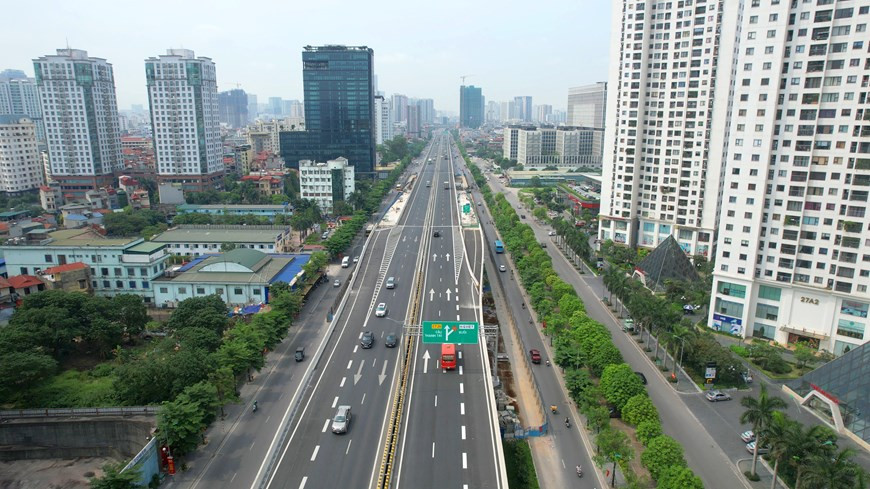 El proyecto para construir la vía de circunvalación 3 de una longitud de 5,36 kilómetros, en el tramo Mai Dich-Nam Thang Long, del viaducto Mai Dich-Nam Thang Long, corre a cargo del Ministerio de Transporte (Fuente: VNA)