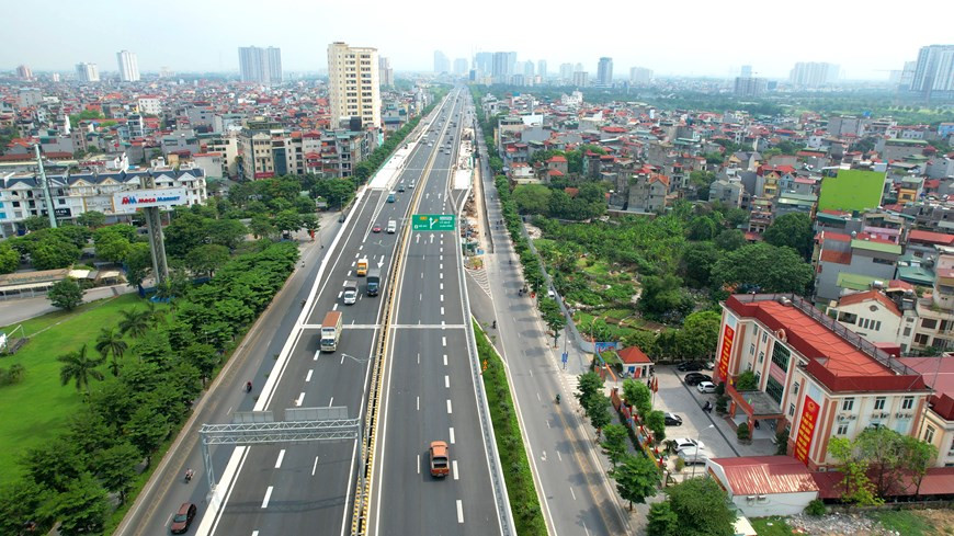 Una vez concluido el proyecto, se integrará a una ruta elevada más moderna y espaciosa de Hanoi con una longitud de más de 10 kilómetros, que conecta el eje de tráfico entre los puentes Thang Long y Thanh Tri (Fuente: VNA)