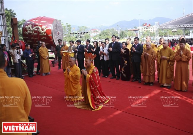 Los venerables rezan por la paz y la prosperidad del país. (Fuente: VNA)