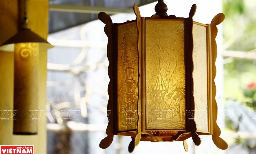 Truc Chi es una nueva forma de arte de Hue. Las obras se crean a partir de materiales de bambú, procesados a través de muchas etapas peculiares. (Foto: VNA)