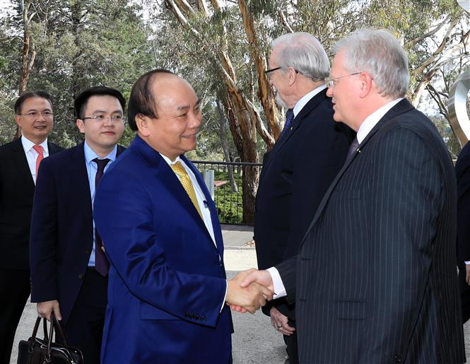 Xuan Phuc visitó la Universidad Nacional Australiana (Fuente: VNA)