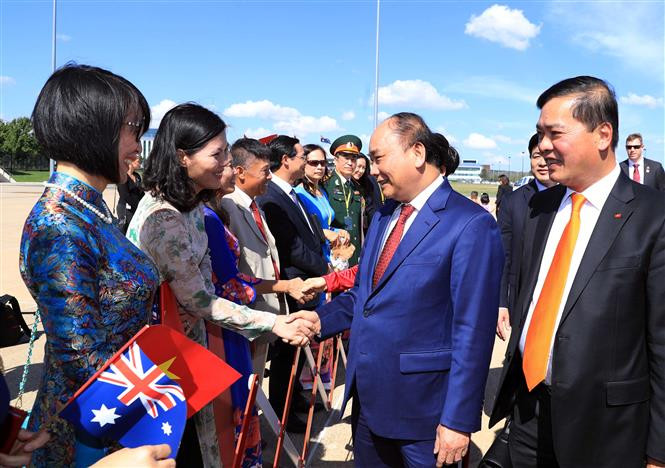 El primer ministro de Vietnam fue recibido en el aeropuerto (Fuente: VNA)