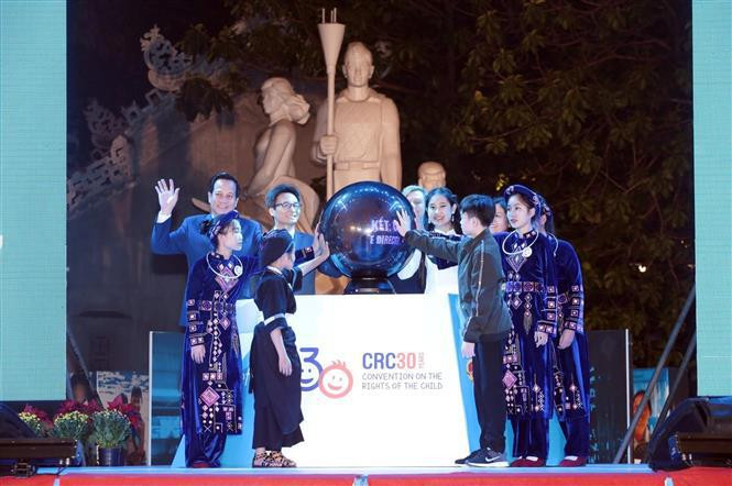 Conmemoración en Vietnam del aniversario 30 de la Convención de las Naciones Unidas sobre los Derechos del Niño (Foto: VNA)