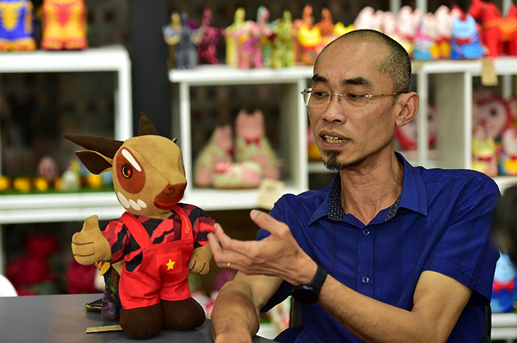 Pham Viet Hoai, uno de los fundadores y presidente de la junta directiva de Kym Viet, además es una persona discapacitada enérgica (Fuente: VNA)