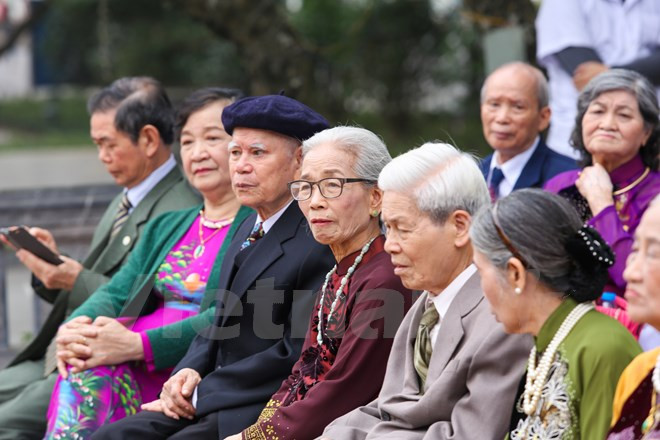 Al menos 20 parejas que marcan 50 años conjuntos celebraron su boda de oro (Fuente: VNA)