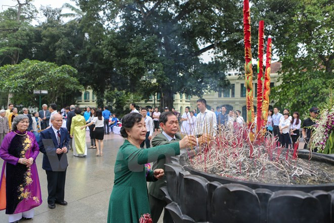 El gobierno de Hanoi también ofreció regalos a las 40 parejas (Fuente: VNA)