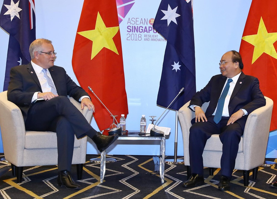La reunión entre el primer ministro Nguyen Xuan Phuc y su homólogo australiano Scott Morrison en Singapur el 14 de noviembre (Fuente: VNA)