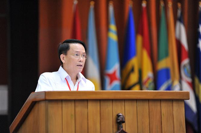 El jefe de la delegación del Partido Comunista de Vietnam, Nguyen Duc Loi, interviene en el XXIV Encuentro del Foro de Sao Paulo en Cuba (Fuente:VNA)
