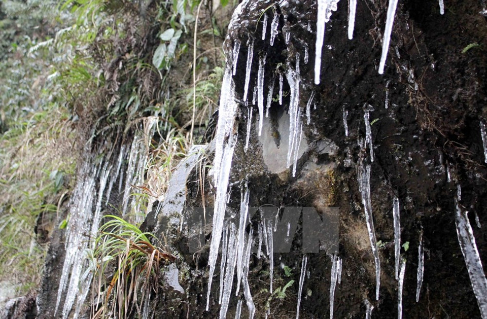 El agua que cae desde arriba fue congelado (Fuente: VNA)