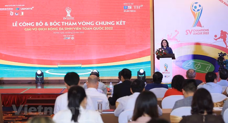 Al decir de la Viceministra de Educación y Formación de Vietnam Ngo Thi Minh, el torneo es parte de la implementación del Plan Maestro sobre el desarrollo de la fuerza física y la estatura de los vietnamitas en el período 2011-2030 y el Plan Maestro sobre el desarrollo de la educación física y deporte en las escuelas para el periodo 2016-2020, con orientación a 2025 según la Decisión del Primer Ministro. Después de anunciar su despedida del fútbol vietnamita, Park dijo: "Siempre tengo en mente los recuerdos de mi viaje de cinco años con el fútbol vietnamita. Como entrenador de la selección nacional y sub-23 de Vietnam, siempre me enfoco en cada torneo”. (Foto: Vietnam+)