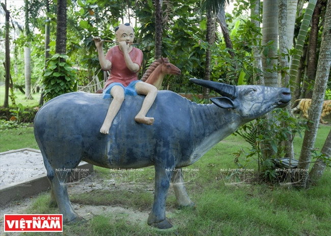 Paisajes en miniatura de campo vietnamita en el resort. (Fuente: VNA)