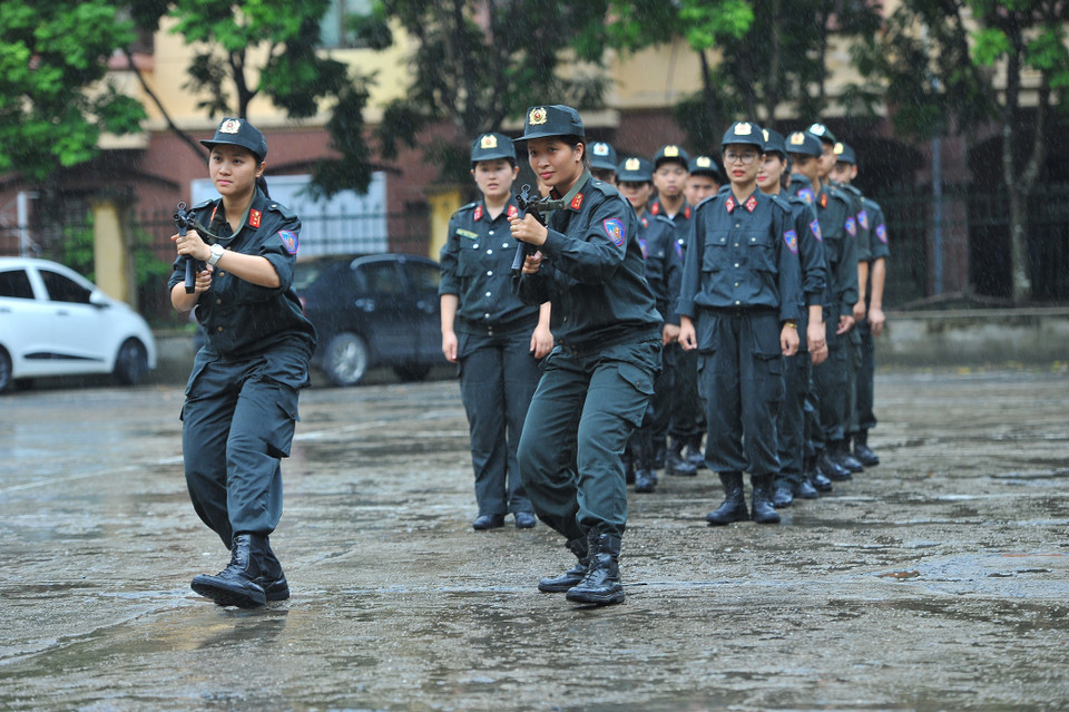 Las policías femeninas de la provincia de Ninh Binh completaron con éxito sus ejercicios (Fuente: VNA)