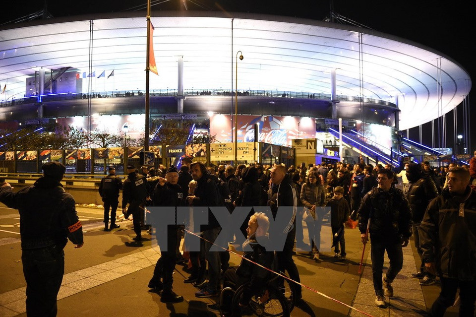 Policías bloquean el Estadio de Francia (Fuente: AFP/VNA)