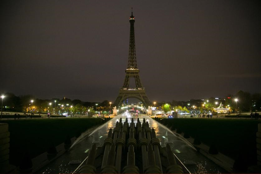 La luz apagada en la Eiffel (Fuente: Time)