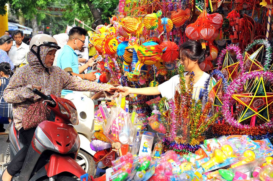 Farolillos de papel producidos en el país dominan el mercado. (Fuente: VNA)
