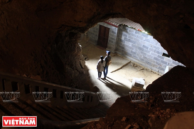 Dentro de la Cueva Oscura (Fuente: VNA)