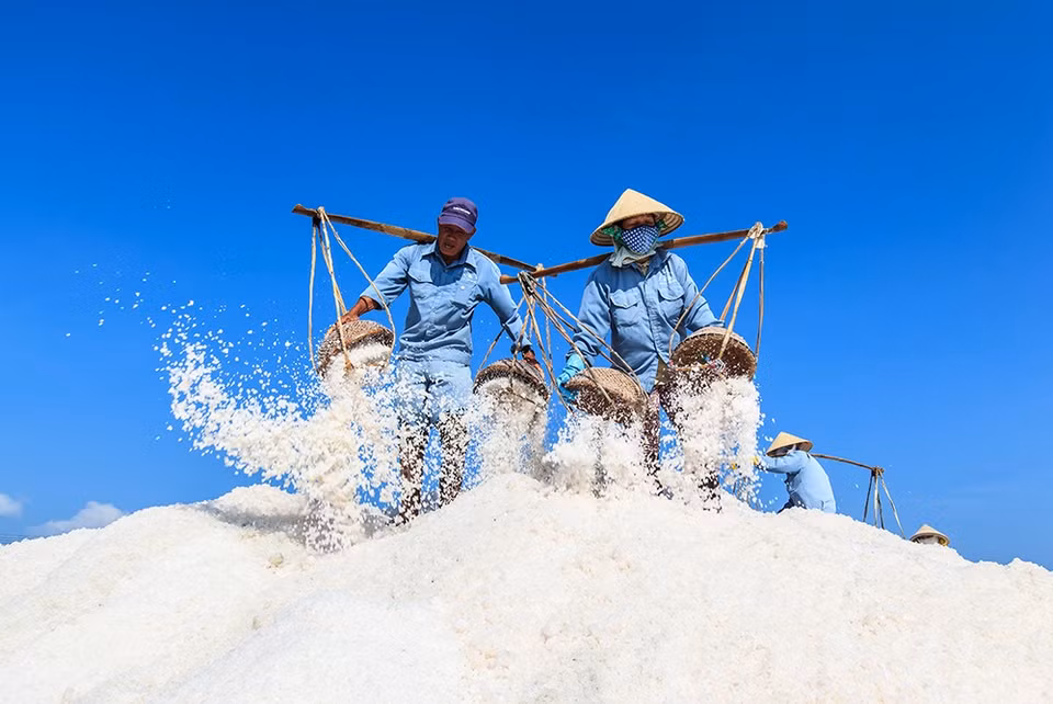 Campos de sal en Hon Khoi, provincia central de Khanh Hoa (Foto: JetHuynh/Picfair)