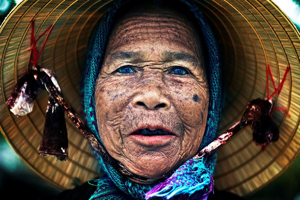 Anciana en Hoi An, provincia central de Quang Nam (Foto: Iselin Shaw Of-Tordarroch/Picfair)