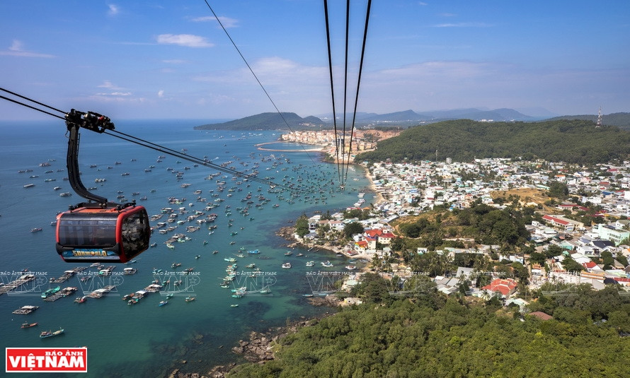 El teleférico de Hon Thom en el distrito isleño de Phu Quoc es el más largo del mundo invertido por Sun Group (Fuente: VNA)