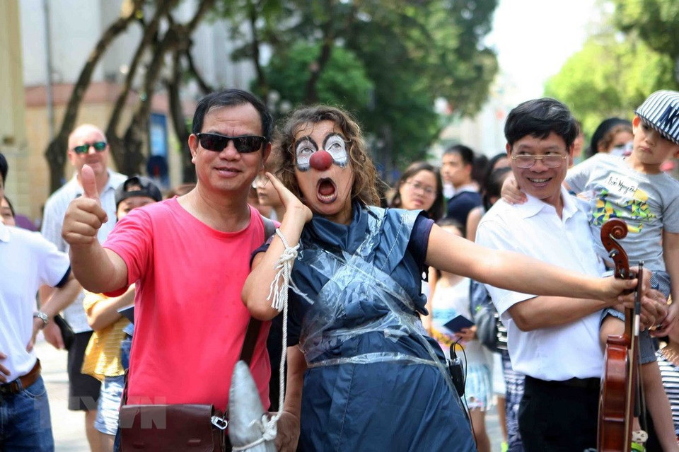 La Aldea Europea se abre en el espacio peatonal de Hanoi (Fuente: VNA) 