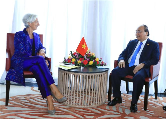 Al margen de la Conferencia anual del Banco Mundial y el Fondo Monetario Internacional, el premier de Vietnam, Nguyen Xuan Phuc, se reúne con la directora general del FMI, Christine Lagarde (Fuente: VNA)