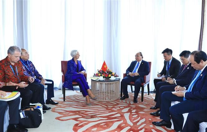 Al margen de la Conferencia anual del Banco Mundial y el Fondo Monetario Internacional, el premier de Vietnam, Nguyen Xuan Phuc, se reúne con la directora general del FMI, Christine Lagarde (Fuente: VNA)