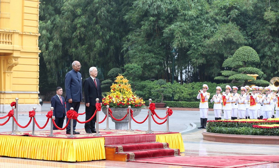 El secretario general del Partido Comunista (PCV) y presidente de Vietnam, Nguyen Phu Trong, recibió al jefe de Estado indio, Ram Nath Kovind (Fuente:VNA)