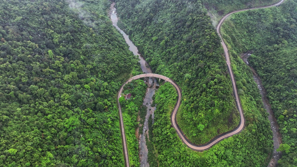 Carretera Ho Chi Minh a través de la Reserva natural Dong Chau - Khe Nuoc Trong (Foto: VNA)