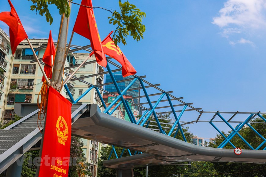 Según el plan, el puente se pondrá en funcionamiento el mes próximo (Fuente: Vietnamplus)