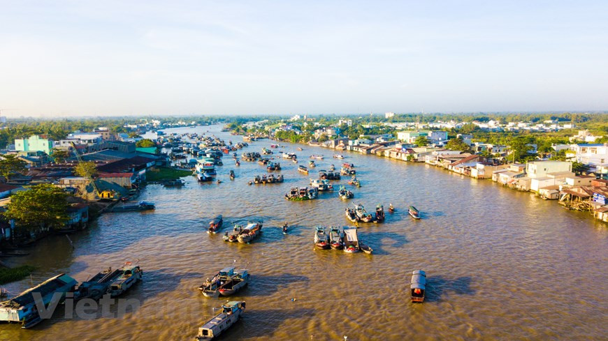 En 2015, Can Tho fue honrada por la página web Mysterious World como una de las ciudades con canales más bellas del mundo. En noviembre del año pasado, otra vez esta ciudad ribereña fue seleccionada por Earthnworld como una de las 10 ciudades con canales más hermosas del planeta. En agosto pasado, Can Tho figura entre las 15 ciudades con canales más bellas del mundo elegidas por Getty Images, junto con Venecia de Italia, Saint Petersburgo de Rusia, Ámsterdam de Países Bajos y Birmingham de Reino Unido. Esta urbe prioriza el desarrollo de dos productos que son el turismo fluvial y el turismo MICE mediante la realización del proyecto “Diseñar y crear productos turísticos típicos de la ciudad de Can Tho en el período 2018- 2020, con vista hacia 2030”.(Fuente:Vietnamplus)