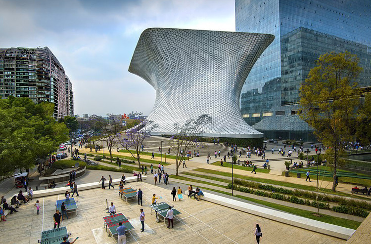 El Museo Soumaya, en la Ciudad de México, comenzó a recibir a turistas en 2011. Cuenta con 66 mil obras artísticas de México y Europa. Fue diseñado por el arquitecto canadiense-estadounidense Frank Gehry (Fuente: Getty Images)