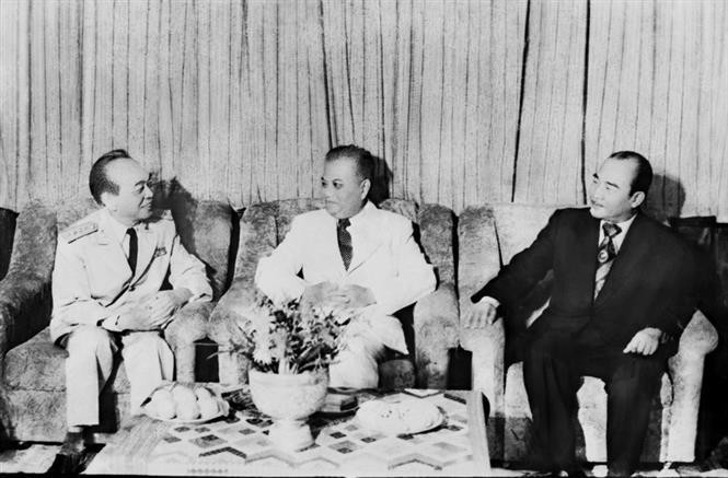 El secretario general del Partido Popular Revolucionario de Laos, Kaysone Phomvihane, y el presidente laosiano, Souphanouvong, recibieron el 30 de abril de 1981 en Vientiane al General Vo Nguyen Giap, miembro del Buró Político y viceprimer ministro de Vietnam. (Fuente: VNA)