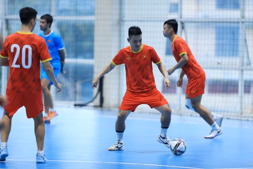 Antes de llegar a Hanoi para la recta final de su preparación rumbo a la Copa Mundial, los deportistas entrenaron durante 20 días en Ciudad Ho Chi Minh las tácticas como ataque, defensa y coordinación de jugadas (Fuente: Federación de Fútbol de Vietnam)