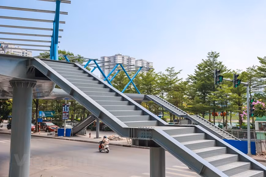 Se trata de uno de los puentes elevados de Hanoi que facilitará el transporte en la ciudad (Fuente: Vietnamplus)