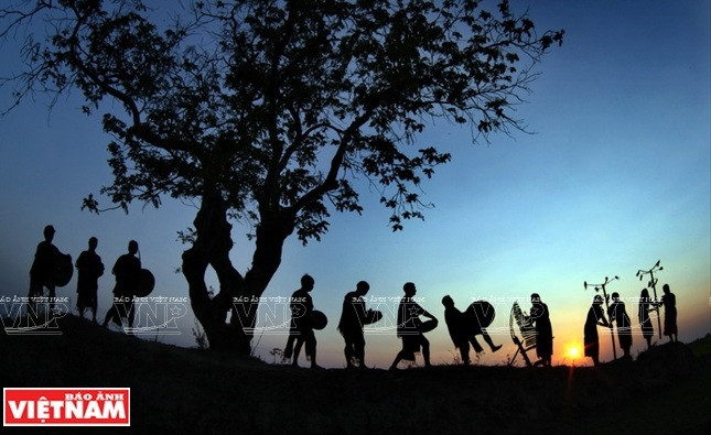 El espacio cultural de los Gongs de Tay Nguyen se encuentra en las cinco provincias altiplanas de Kon Tum, Gia Lai, Dak Lak, Dak Nong y Lam Dong, donde viven los grupos étnicos minoritarios de Ba Na, E De, Co Tu, Mo Nong y Gia Rai. (Fuente: VNA)