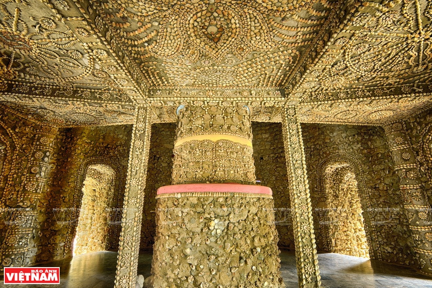 Los bloques de coral están colocados en la torre de Bao Tich (Fuente: VNA)