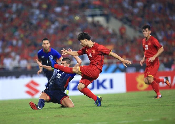 El momento en que Cong Phuong (número 14) marca el segundo gol para Vietnam a los 87 minutos, aplastando todas las esperanzas de Filipinas (Fuente: VNA)